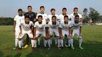 Timnas Indonesia U-19 berpose jelang uji coba melawan Persija Jakarta, Rabu (24/5/2017). Timnas unggul 1-0. (Liputan6.com/Risa Rahayu Kosasih)