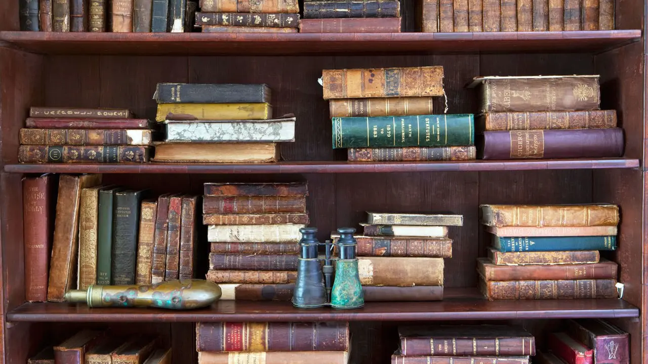 Editor Says: Kenapa Buku Fisik Lebih Baik dari Ebook?