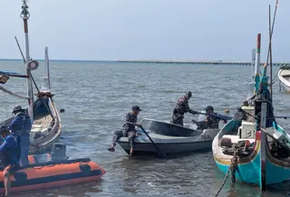 Pencarian penumpang kapal jatuh di perairan Situbondo