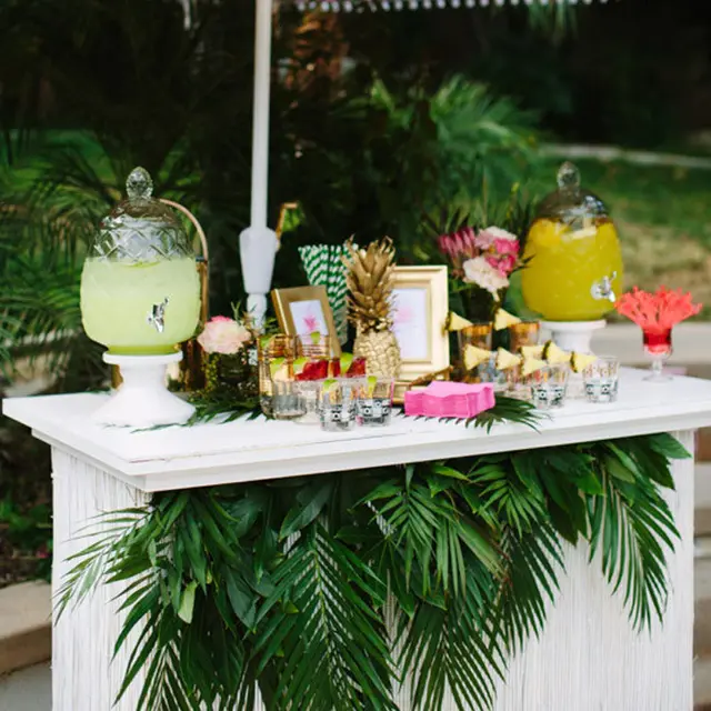 Panduan Membuat Pool Party Yang Instagrammable Dari Victoria Beckham Lifestyle Fimela Com