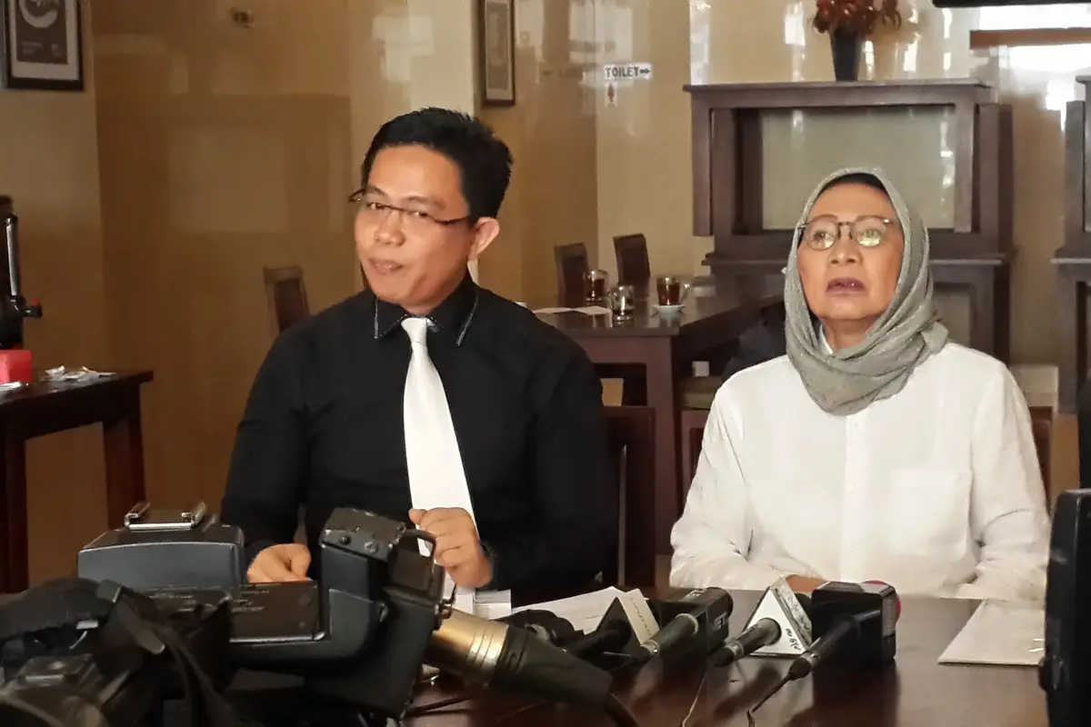 Ratna Sarumpaet memberikan konfrensi pers terkait somasi ke Dinas Perhubunagn DKI