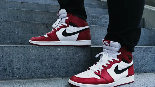 Sepasang Nike Air Jordan 1 Cetak Rekor Dunia, 3 Kali Lipat dari Perkiraan Harga Lelang