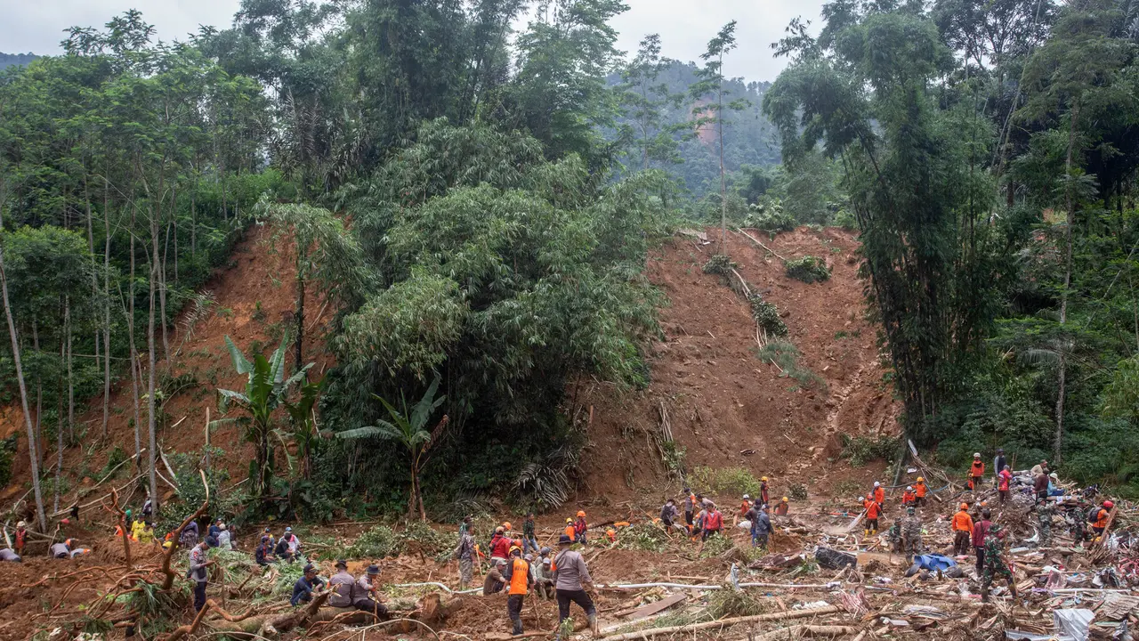 Tim SAR Gabungan Terus Cari Korban Tanah Longsor di Petungkriyono Pekalongan Jawa Tengah
