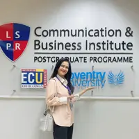 Lihat di sini gaya Ersa Mayori kuliah S2 di usia 42 tahun. [@ersamayori].