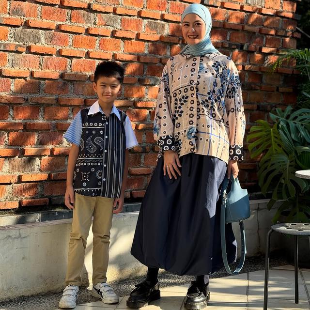 Revalina S Temat dan Rajendra