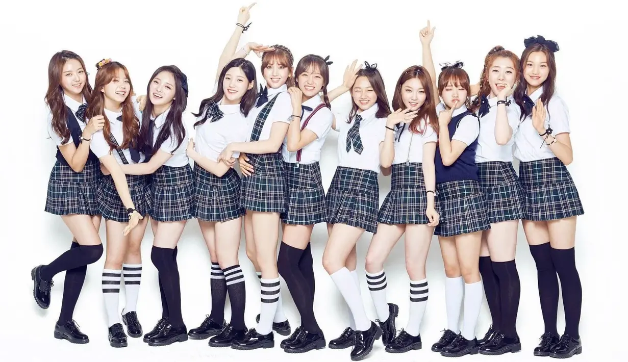 I.O.I merupakan grup yang terbentuk dari perserta Produce 101 Season 1. Mereka debut pada April 2016 dan bubar pada Januari 2017. (Foto: koreaboo.com)
