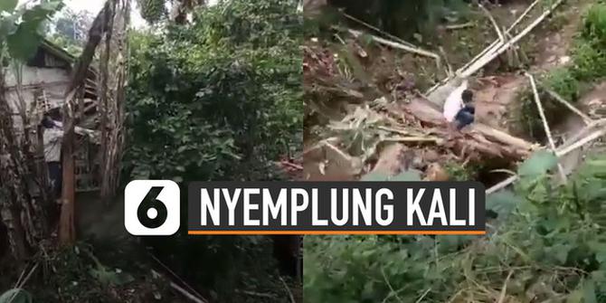 VIDEO: Ngilu, Pria Berniat Menebang Pohon Pisang Justru Nyemplung Kali