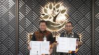 Perum Perhutani dan PT Fajawali Nusantara Indonesia (Persero) atau Holding BUMN Pangan ID Food bekerja sama dalam membudidayakan tanaman tebu.