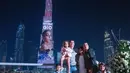 Merayakan ulang tahun Georgina di Dubai, di mana foto dan videonya terpampang di Menara tertinggi dunia Burj Khalifa (Foto: Instagram @georginagio)