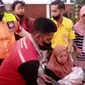 Pengguna Commuter Line Dhono melahirkan di kereta. (Istimewa)