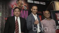 Marquee player Madura United, Peter Odemwingie, menghadiri acara pengumuman marquee player Madura United. Klub berjuluk Sape Kerrab tersebut mempunyai target berada di tiga besar liga 1. (Bola.com/M Iqbal Ichsan)