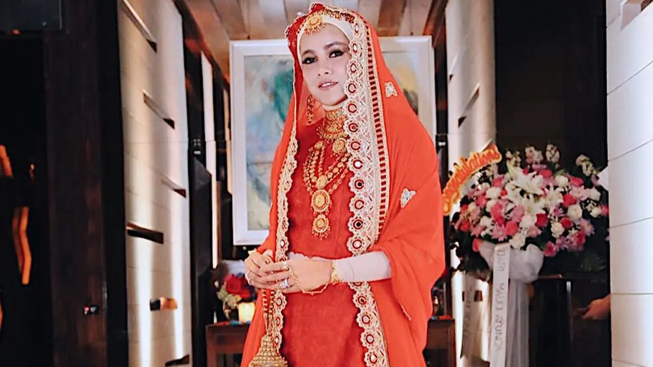 FOTO: Tampil Menawan, Ini Potret Selebriti Tanah Air Hadiri Acara Diwali