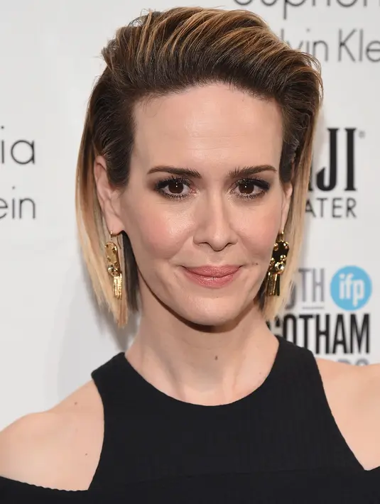 Sarah Paulson merupakan aktris cantik berbakat yang telah memainkan beberapa peran luar biasa salah satunya di serial televisi ‘American Horror Story’. Paulson berhubungan dengan Cherry Jones beberapa tahun namun putus di 2009. (AFP/Bintang.com)