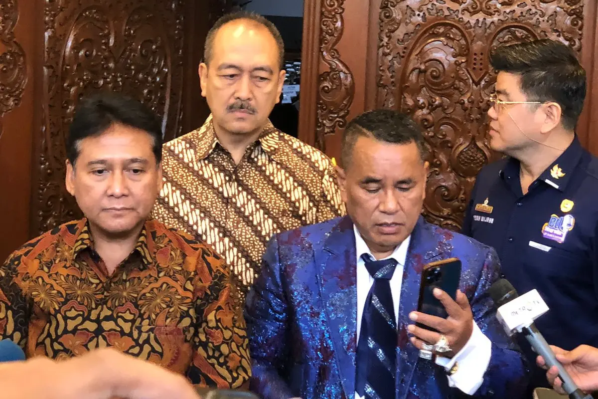Pengacara Hotman Paris Hutapea dan Pengusaha  Hariyadi Sukamdani di kantor Kementerian Koordinator Bidang Perekonomian di Lapangan Banteng, Jakarta Pusat, Senin (22/1/2024).