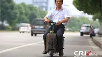 Transportasi Unik, Koper Listrik Buatan Petani