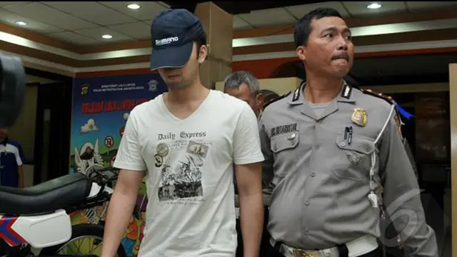 Christopher Daniel Sjarief yang merupakan terdakwa kasus kecelakaan di Pondok Indah yang menewaskan empat orang, diubah statusnya dari tahanan Kejaksaan Negeri Jakarta Selatan menjadi tahanan kota.