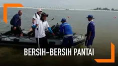 TNI Angkatan Laut (AL) menggelar acara bersih-bersih Pantai Ancol, Jakarta Utara. Kegiatan itu menjadi giat yang bersifat keluarga dan melibatkan sejumlah elemen masyarakat.