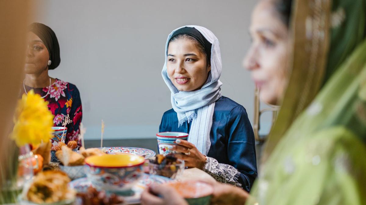 Doa Mau Makan dan Sesudah Makan Beserta Teks Arab, Latin, Arti untuk Panduan