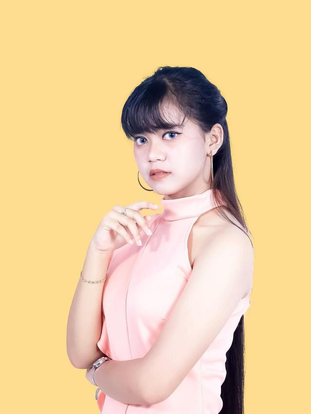 7 Pesona Esa Risty, Pedangdut Muda yang Trending di YouTube