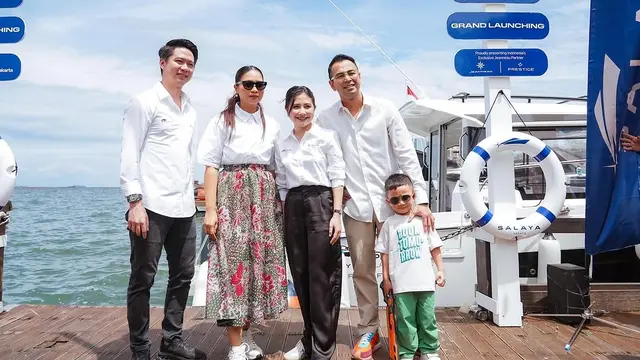 Hari peluncuran Salaya Yacht (Instagram/@raffinagita1717)