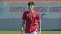 Luah Fynn Jeremy Mahessa mendapatkan debut dari pelatih Shin Tae-yong dalam laga uji coba saat Timnas Indonesia U-19 menang 4-0 atas Hajduk Split. (dok. PSSI)