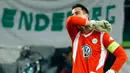 Reaksi kiper Wolfsburg, Diego Benaglio usai gawangnya dibobol empat kali oleh pemain Napoli