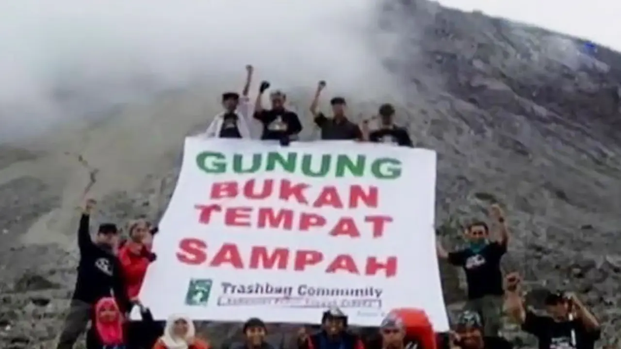 Segmen 2: Ragil, Pendiri Trash Bag Community Bikin Gunung Bersih