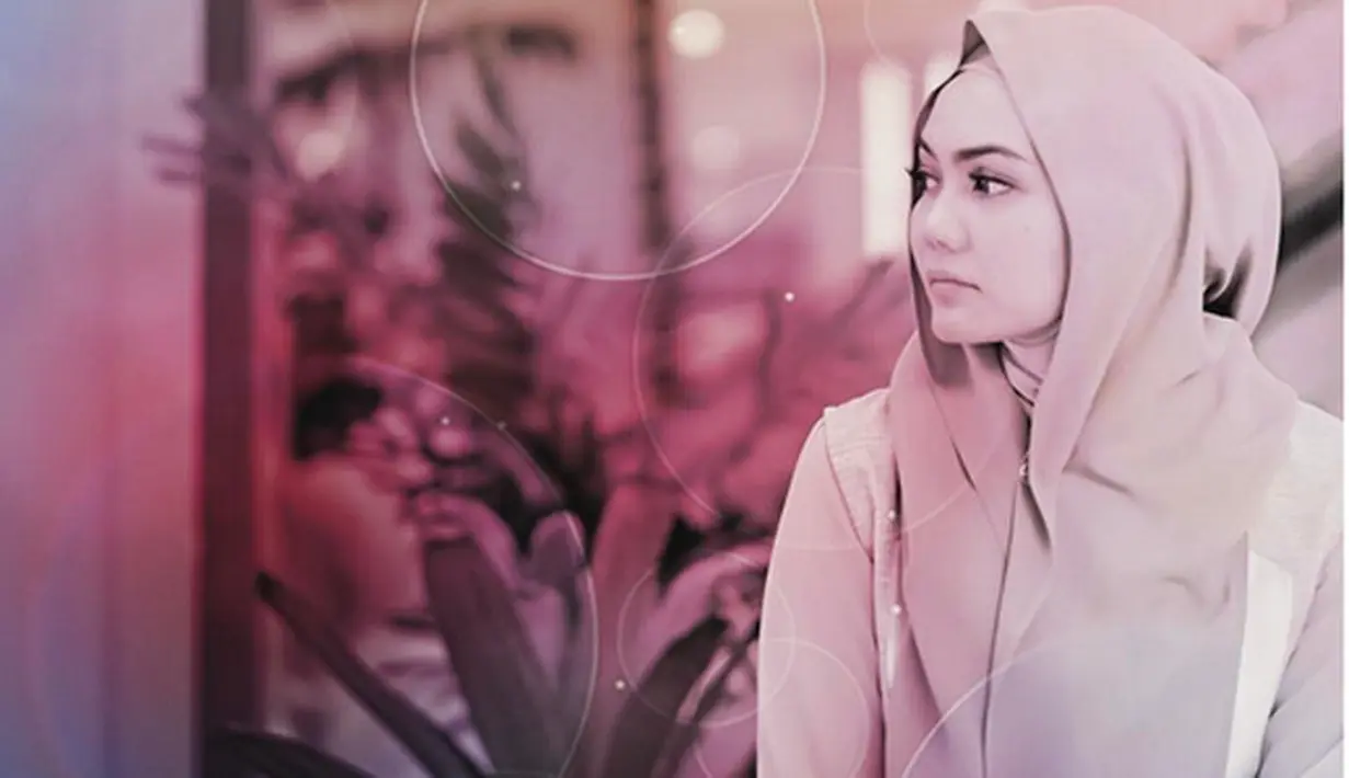 Meski rutin memberikan hewan kurban setiap hari raya Idul Adha, nominasi Presenter Program Hiburan Terfavorit dalam Panasonic Gobel Awards 2016 itu juga tidak berani menyaksikan saat acara penyembelihan. (Instagram/rinanose16)