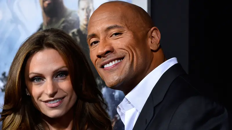 Dwayne "The Rock" Johnson dan Lauren Hashian