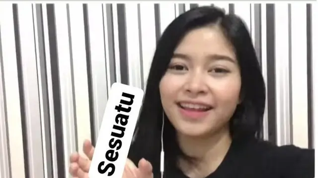 Minta Foto Amel JKT48 Diedit Pegang Sesuatu, 6 Kreasi Netizen Ini Kocak