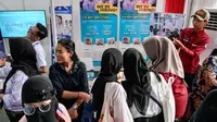 Menteri Ketenagakerjaan Yassierli menyampaikan bursa kerja yang digelar di Kantor Pusat Kementerian Ketenagakerjaan ini menjadi lanjutan dari safari kegiatan serupa di berbagai kota tahun lalu. (BAY ISMOYO/AFP)