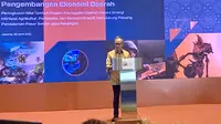 Ketua Dewan Komisioner Otoritas Jasa Keuangan (OJK) Mahendra Siregar dalam Konferensi Nasional Pengembangan Ekonomi Daerah di Jakarta Pusat, Senin (28/4/2025). (Tasha/Liputan6.com)