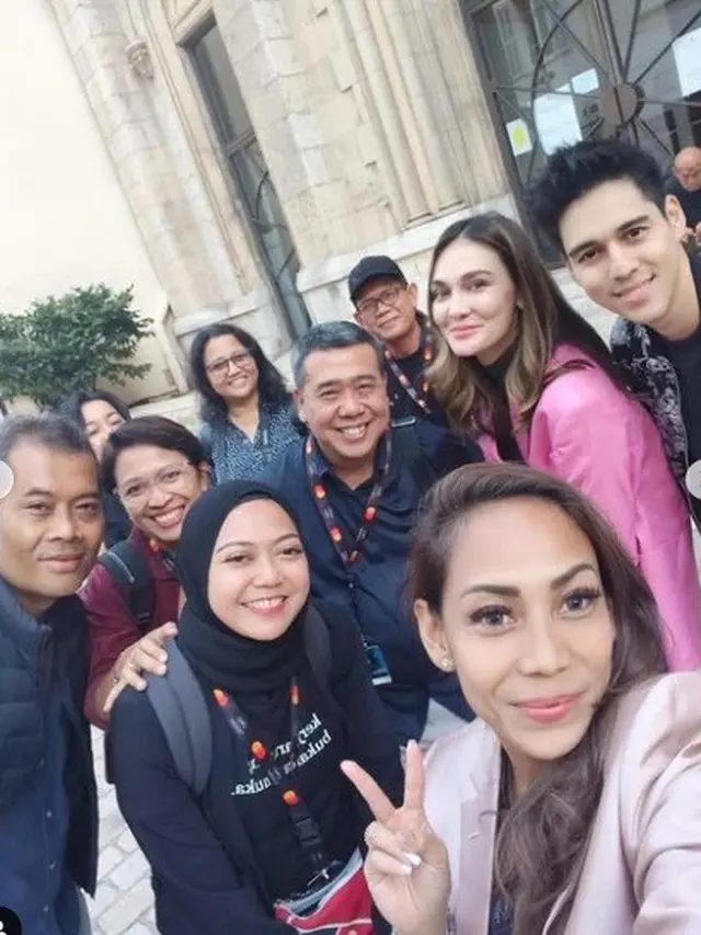 Luna Maya di Festival Film Cannes 2023 (Foto: instagram @naziracnoer)