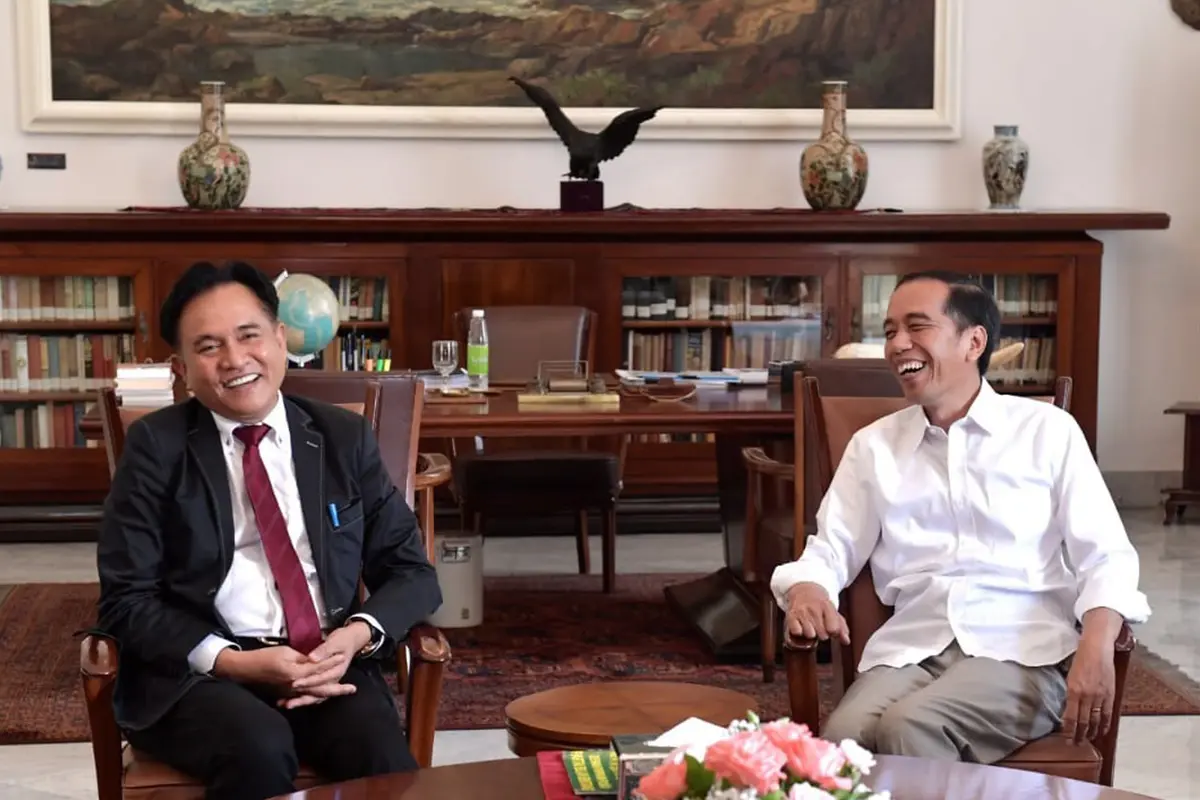 Keakraban Jokowi dan Yusril Ihza Mahendra di Istana Bogor
