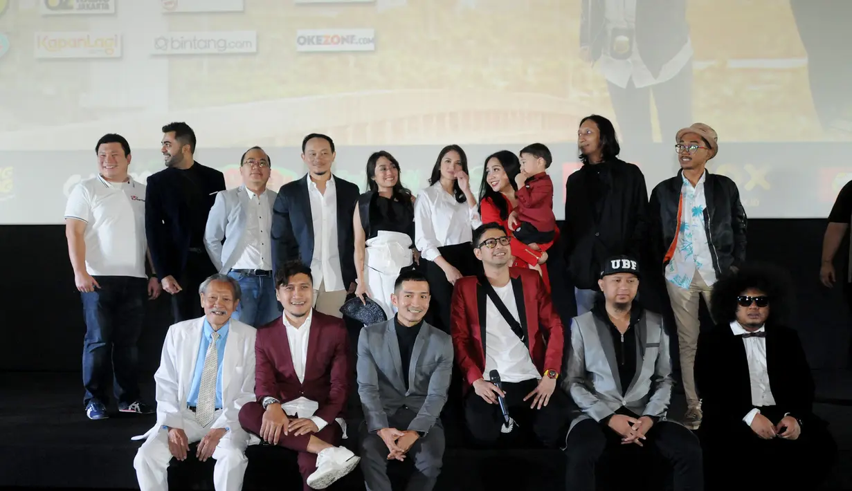 "Kalau aku pribadi sih emang orangnya ‎takut, tapi aku bawa Rafathar. Rafathar orangnya penakut kayak aku, di situ dia nangis, kalau aku ketakutan nanti dia juga kebawa," terang Nagita Slavina. (Daniel Kampua/Bintang.com)