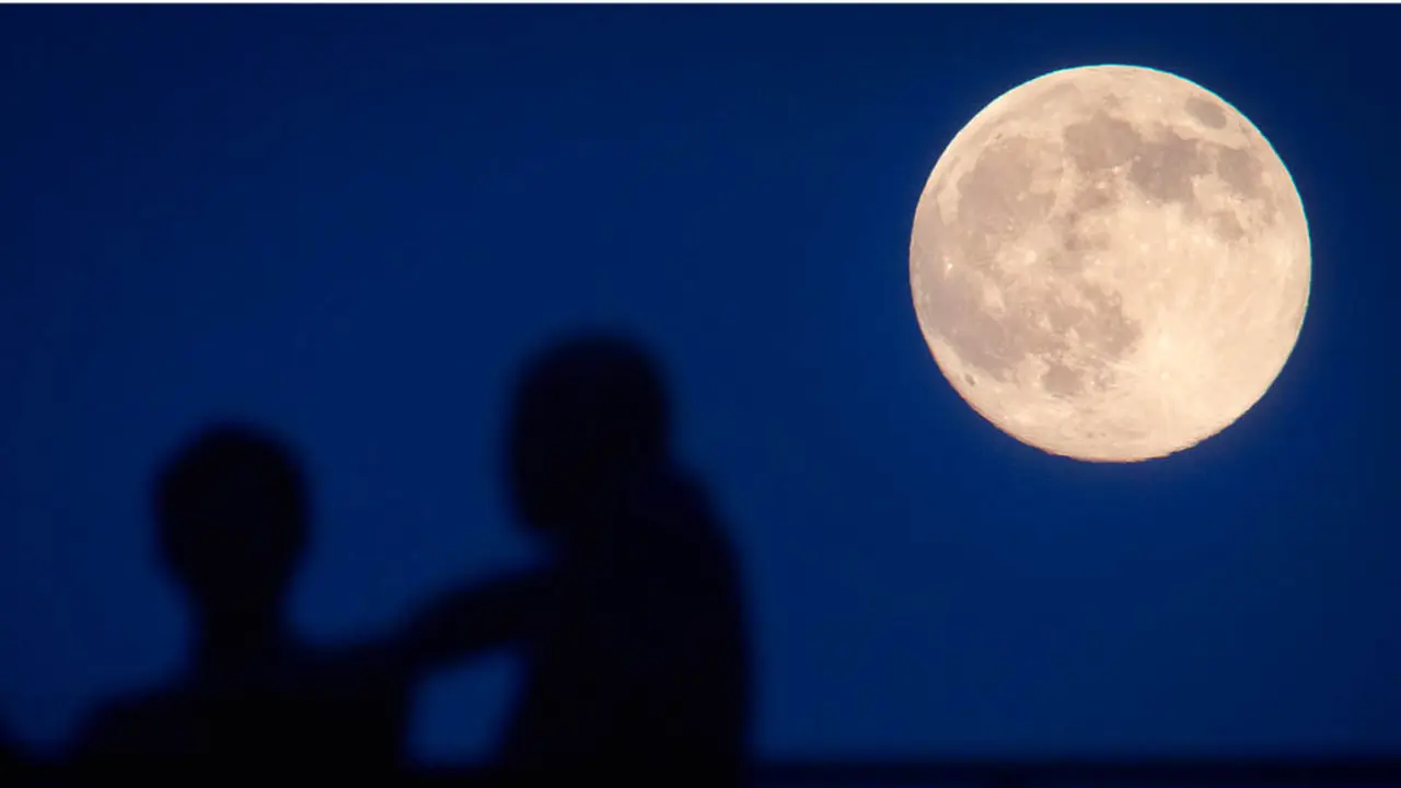 Indahnya Bulan Purnama di Beberapa Negara
