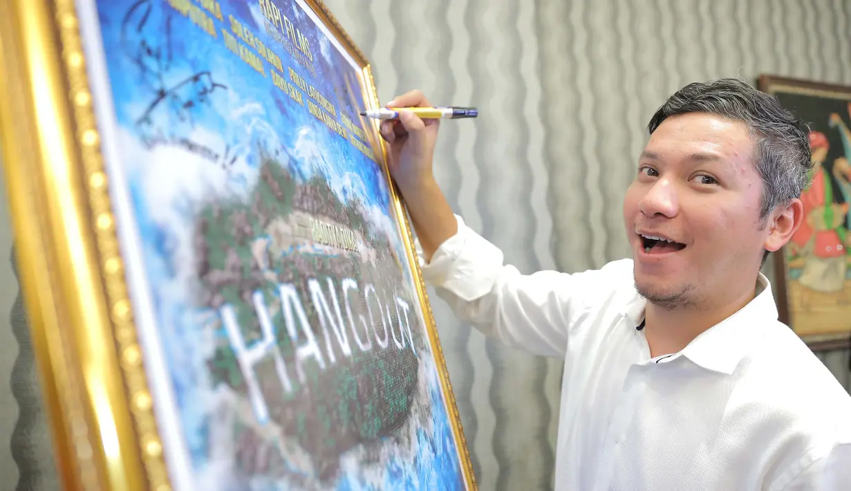 "Emang lebih ke kerjanya yang bener sih. Jakarta itu bukan Gubernurnya yang dibenahi. Tapi mental penduduknya menurut saya ya. Kitanya yang siap nggak?" ujar Gading Marten. (Andy Masela/Bintang.com)