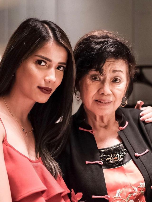 6 Momen Kedekatan Sabrina Chairunnisa dengan Ibu Mertua, Dekat Bak Anak Sendiri