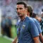 Pelatih kepala Timnas Argentina, Lionel Scaloni, tampak memperhatikan setelah kalah dalam pertandingan final Piala Dunia 2026 antara Spanyol dan Argentina di Stadion New York/New Jersey di East Rutherford pada 20 Juli 2026. (PATRICIA DE MELO MOREIRA/AFP)
