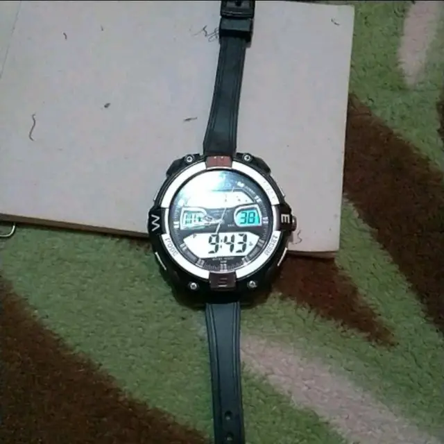 6 Potret Modifikasi Jam Tangan Ini Nyeleneh, Ada yang Dari Boneka Barbie