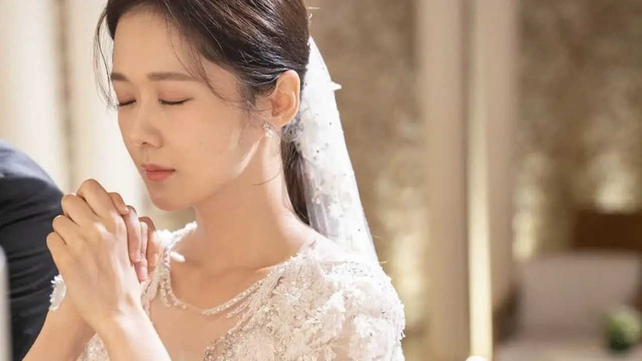 Potret Jang Nara Kenakan Gaun Pernikahan di Drama yang Dibintanginya