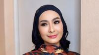 Tampilan Terbaru Iis Dahlia. [@isdadahlia]
