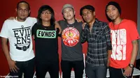 Cakra Khan Melejit, Cakra Band Ogah Ganti Nama