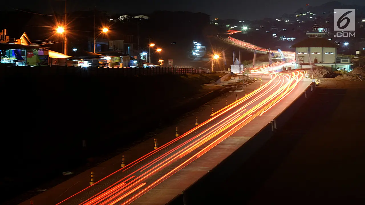 Pemudik Lewati Jalur Tol Fungsional Batang-Semarang