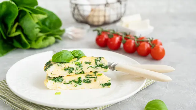 resep omelet bayam keju