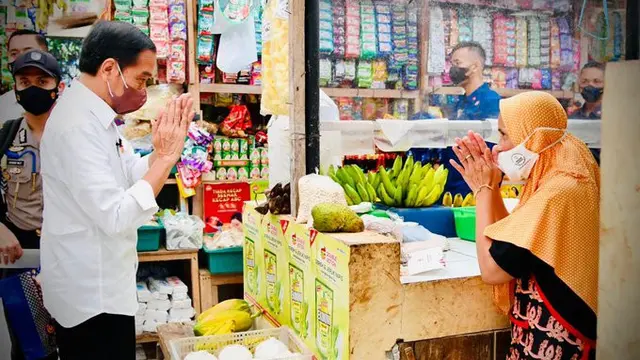 Cek Kebutuhan Pokok Jelang Ramadhan, Jokowi Kunjungi Dua Pasar Di Jawa Tengah