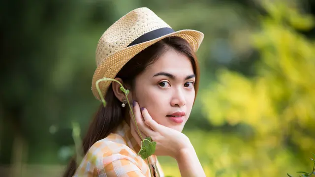 cantik alami kalem single