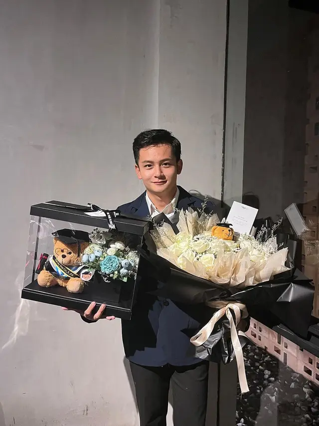 8 Momen Randy Martin Lulus Sarjana, Jalani Sidang Skrispsi dengan Lancar