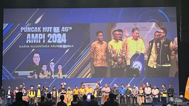 Ketua Umum (Ketum) Partai Golkar Airlangga Hartarto saat menghadiri acara Puncak HUT Ke-46 AMPI di Djakarta Theatre, Jalan MH Thamrin, Jakarta Pusat, Jumat (2/8/2024).
