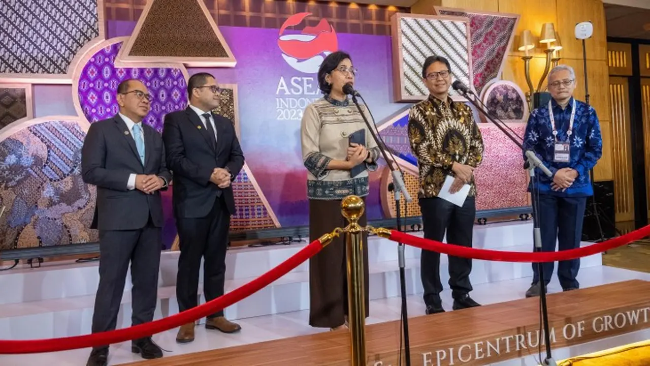 Menteri Kesehatan RI, Budi Gunadi Sadikin, Bicara Soal Polusi Udara di Jakarta di Sela-Sela Acara 'ASEAN Finance and Health Ministrial Meeting" di Hotel Mulia Senayan, Jakarta pada 24 Agustus 2023. (Dok Kementerian Kesehatan RI)